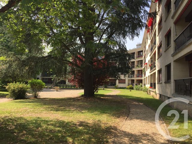Appartement 3 pièces &agrave; louer - 3 pi&egrave;ces - 61 m2 - Fontainebleau - 77 - ILE-DE-FRANCE