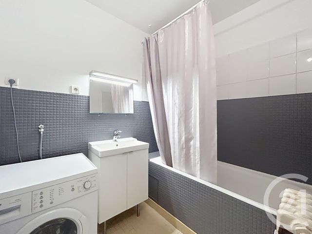 Appartement 3 pièces &agrave; louer - 3 pi&egrave;ces - 61 m2 - Fontainebleau - 77 - ILE-DE-FRANCE