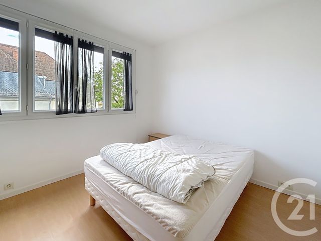 Appartement 3 pièces &agrave; louer - 3 pi&egrave;ces - 61 m2 - Fontainebleau - 77 - ILE-DE-FRANCE