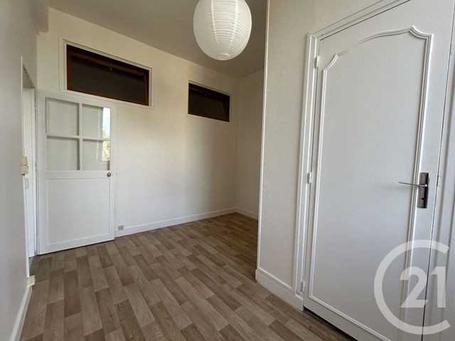 Appartement 2 pièces &agrave; louer - 2 pi&egrave;ces - 39,82 m2 - Fontainebleau - 77 - ILE-DE-FRANCE