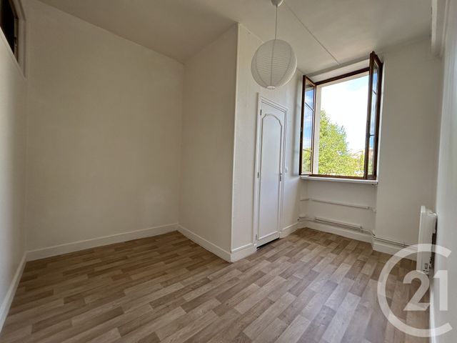 Appartement 2 pièces &agrave; louer - 2 pi&egrave;ces - 39,82 m2 - Fontainebleau - 77 - ILE-DE-FRANCE