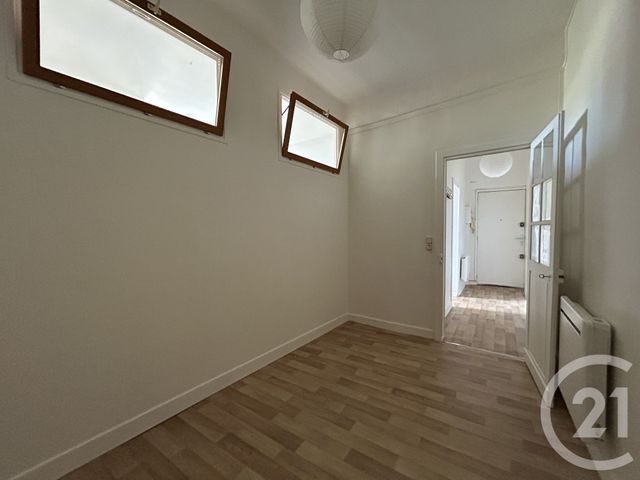 Appartement 2 pièces &agrave; louer - 2 pi&egrave;ces - 39,82 m2 - Fontainebleau - 77 - ILE-DE-FRANCE