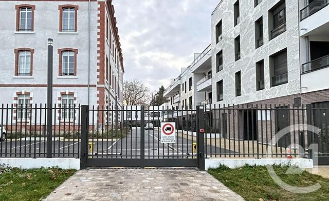 parking - FONTAINEBLEAU - 77