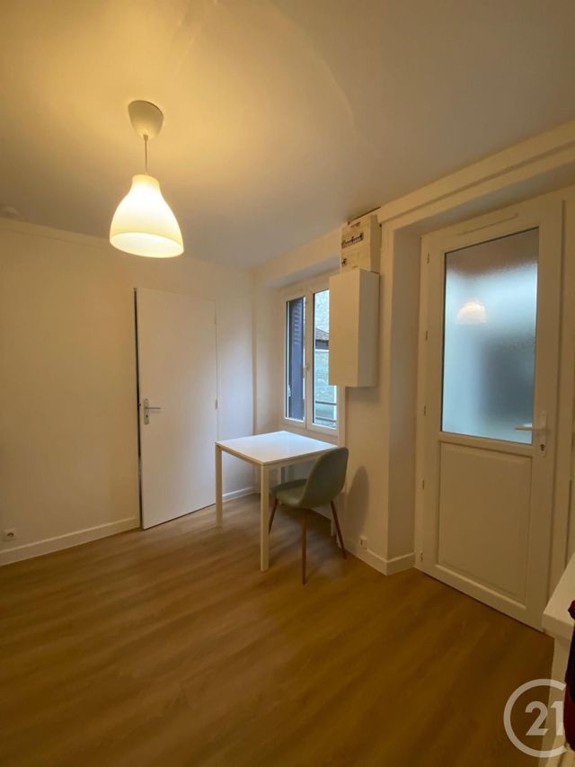 Appartement Studio &agrave; louer - 1 pi&egrave;ce - 19,96 m2 - Fontainebleau - 77 - ILE-DE-FRANCE