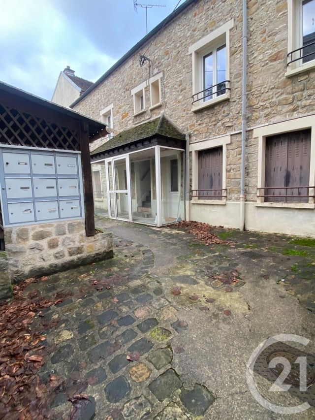 Appartement Studio &agrave; louer - 1 pi&egrave;ce - 19,96 m2 - Fontainebleau - 77 - ILE-DE-FRANCE