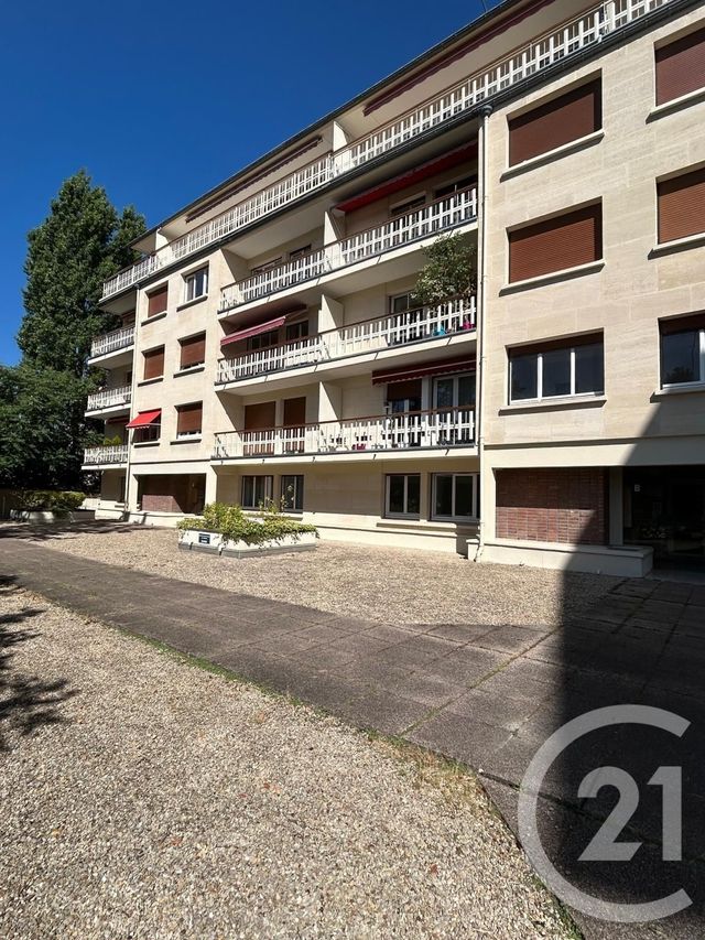 Appartement Studio &agrave; louer - 1 pi&egrave;ce - 28,63 m2 - Fontainebleau - 77 - ILE-DE-FRANCE