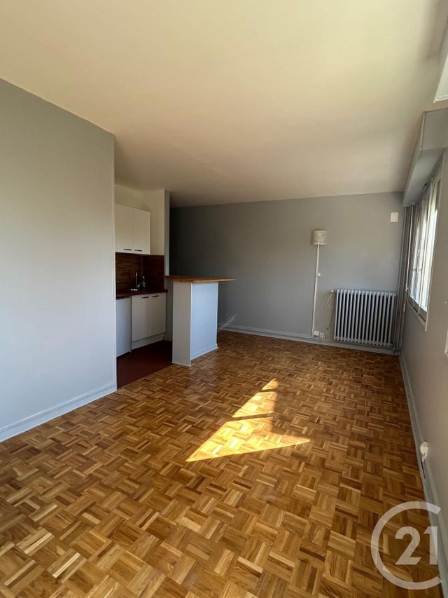 Appartement Studio &agrave; louer - 1 pi&egrave;ce - 28,63 m2 - Fontainebleau - 77 - ILE-DE-FRANCE
