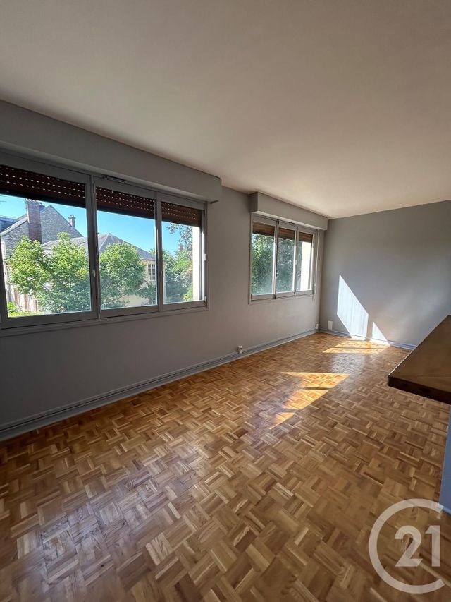 Appartement Studio à louer FONTAINEBLEAU