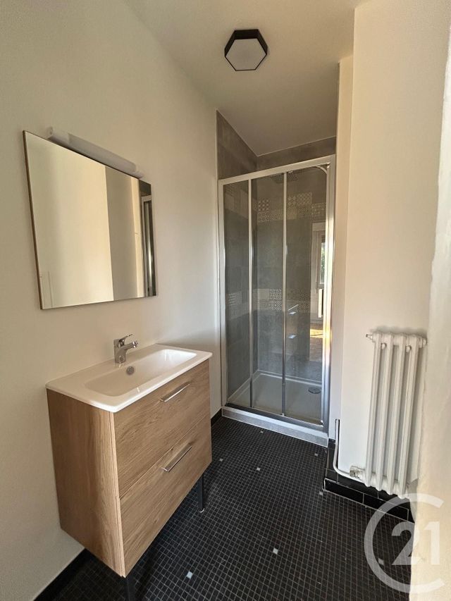 Appartement Studio &agrave; louer - 1 pi&egrave;ce - 28,63 m2 - Fontainebleau - 77 - ILE-DE-FRANCE