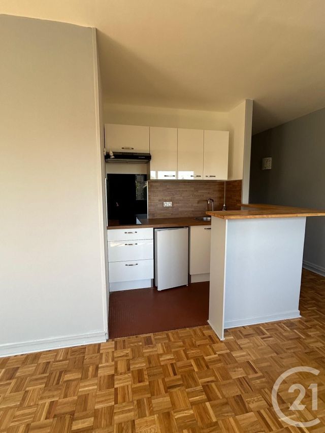 Appartement Studio &agrave; louer - 1 pi&egrave;ce - 28,63 m2 - Fontainebleau - 77 - ILE-DE-FRANCE