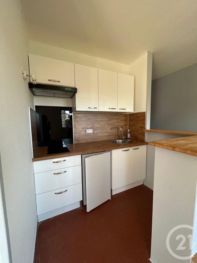 Appartement Studio &agrave; louer - 1 pi&egrave;ce - 28,63 m2 - Fontainebleau - 77 - ILE-DE-FRANCE