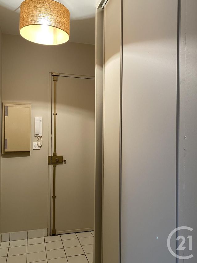 Appartement 2 pièces &agrave; louer - 2 pi&egrave;ces - 34,85 m2 - Fontainebleau - 77 - ILE-DE-FRANCE