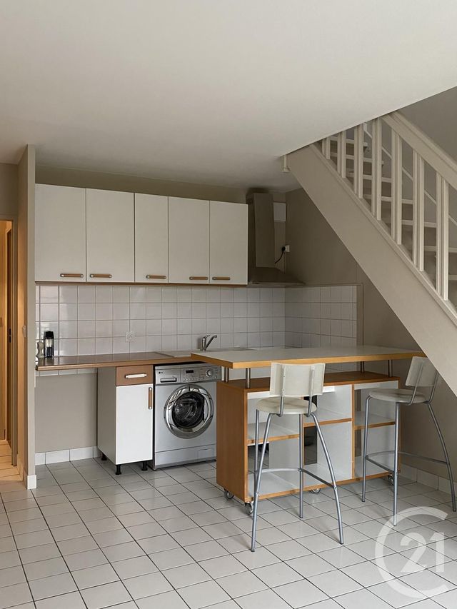 Appartement 2 pièces &agrave; louer - 2 pi&egrave;ces - 34,85 m2 - Fontainebleau - 77 - ILE-DE-FRANCE