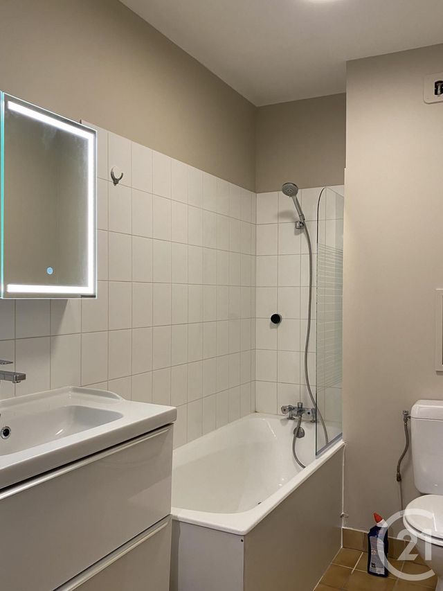 Appartement 2 pièces &agrave; louer - 2 pi&egrave;ces - 34,85 m2 - Fontainebleau - 77 - ILE-DE-FRANCE