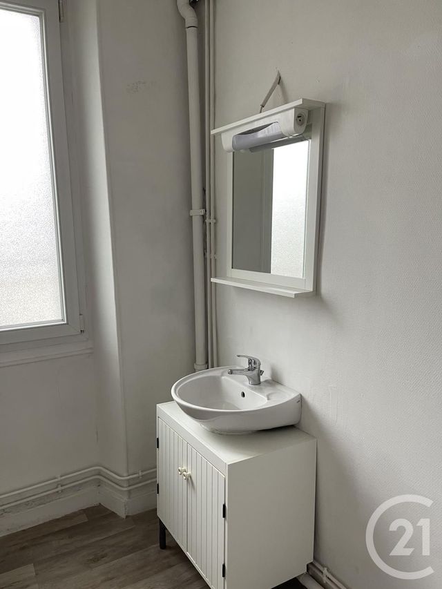 Appartement 2 pièces &agrave; louer - 2 pi&egrave;ces - 49,56 m2 - Fontainebleau - 77 - ILE-DE-FRANCE