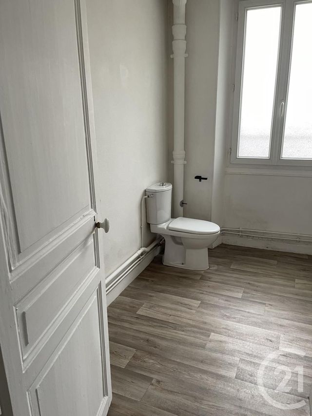 Appartement 2 pièces &agrave; louer - 2 pi&egrave;ces - 49,56 m2 - Fontainebleau - 77 - ILE-DE-FRANCE