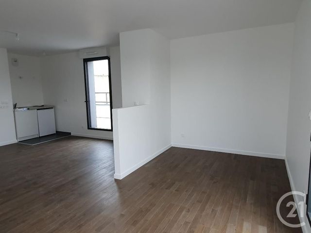 Appartement Studio &agrave; louer - 1 pi&egrave;ce - 33,30 m2 - Fontainebleau - 77 - ILE-DE-FRANCE