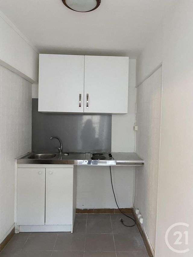 Appartement 2 pièces &agrave; louer - 2 pi&egrave;ces - 32,20 m2 - Fontainebleau - 77 - ILE-DE-FRANCE