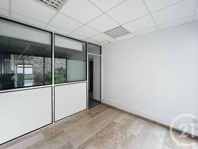 Appartement Local à louer - 5 pièces - 100 m2 - Reims - 51 - CHAMPAGNE-ARDENNE