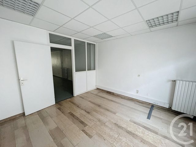 Appartement Local à louer - 5 pièces - 100 m2 - Reims - 51 - CHAMPAGNE-ARDENNE