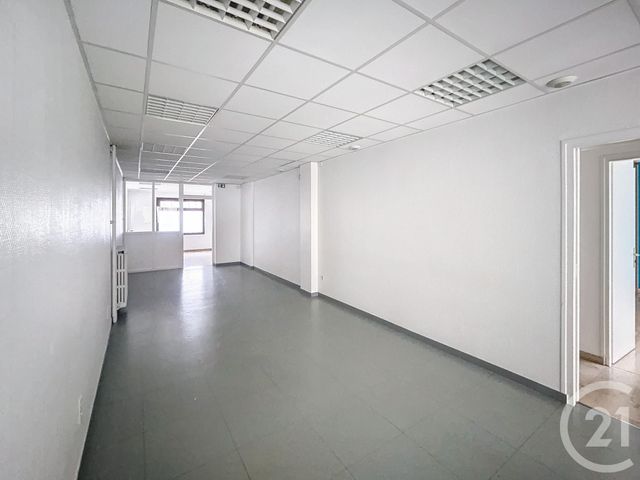 Appartement Local à louer - 5 pièces - 100 m2 - Reims - 51 - CHAMPAGNE-ARDENNE