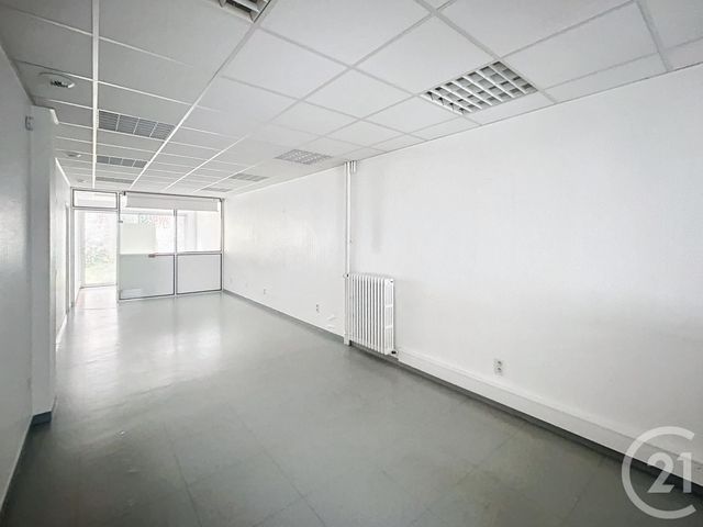 Appartement Local à louer - 5 pièces - 100 m2 - Reims - 51 - CHAMPAGNE-ARDENNE