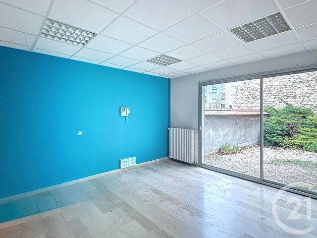 Appartement Local à louer - 5 pièces - 100 m2 - Reims - 51 - CHAMPAGNE-ARDENNE