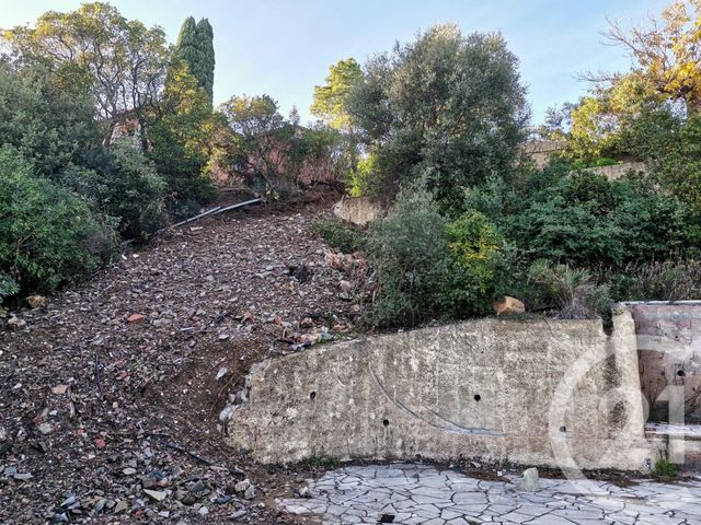 Afficher la photo en grand Terrain à vendre - 1913 m2 - Roquebrune Sur Argens - 83 - PROVENCE-ALPES-COTE-D-AZUR