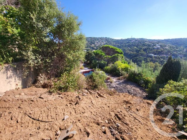 Afficher la photo en grand Terrain à vendre - 1913 m2 - Roquebrune Sur Argens - 83 - PROVENCE-ALPES-COTE-D-AZUR