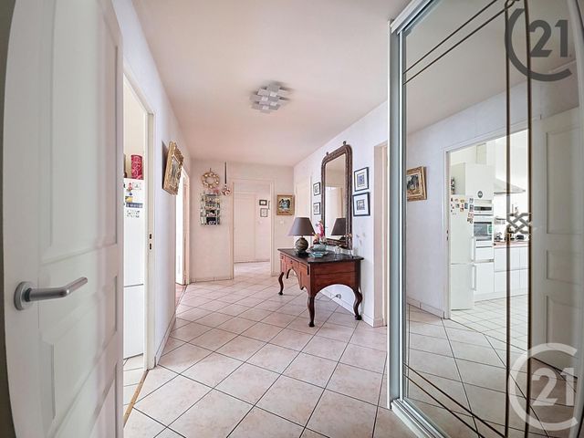 Afficher la photo en grand Appartement F5 à vendre - 5 pièces - 110,56 m2 - Reims - 51 - CHAMPAGNE-ARDENNE