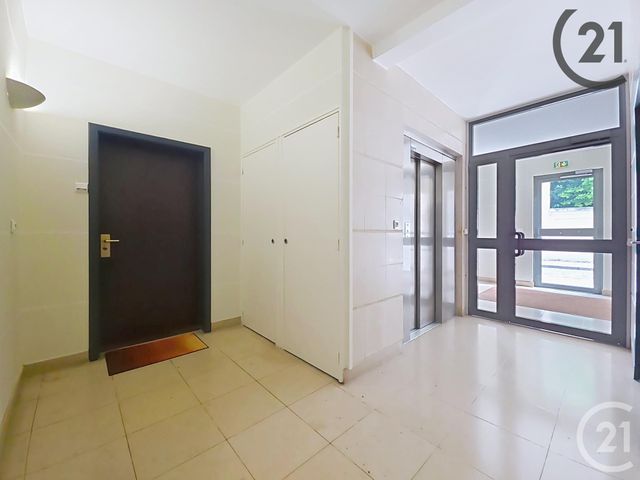 Afficher la photo en grand Appartement F5 à vendre - 5 pièces - 110,56 m2 - Reims - 51 - CHAMPAGNE-ARDENNE