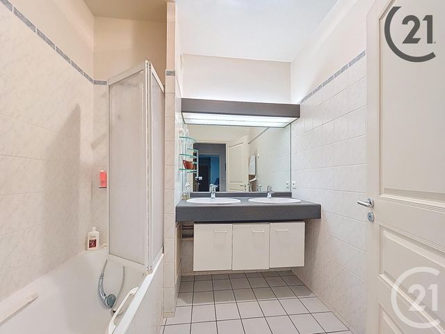 Afficher la photo en grand Appartement F5 à vendre - 5 pièces - 110,56 m2 - Reims - 51 - CHAMPAGNE-ARDENNE