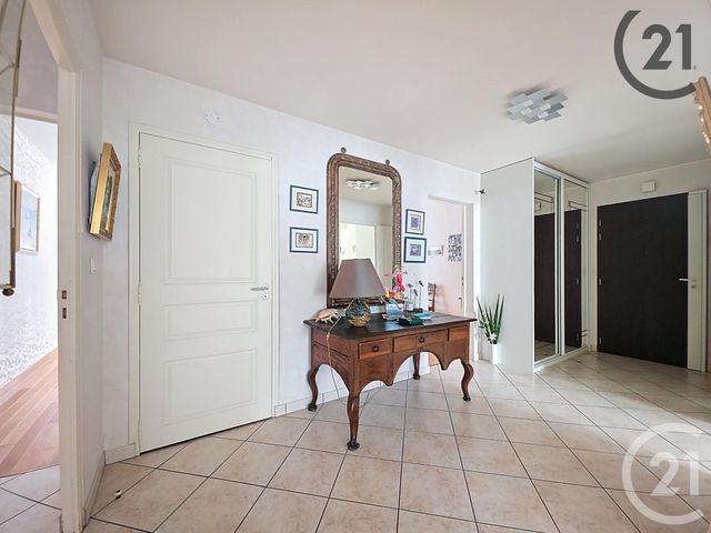 Afficher la photo en grand Appartement F5 à vendre - 5 pièces - 110,56 m2 - Reims - 51 - CHAMPAGNE-ARDENNE