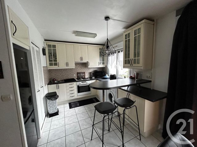 Afficher la photo en grand Appartement F3 à louer - 3 pièces - 59,65 m2 - Reims - 51 - CHAMPAGNE-ARDENNE