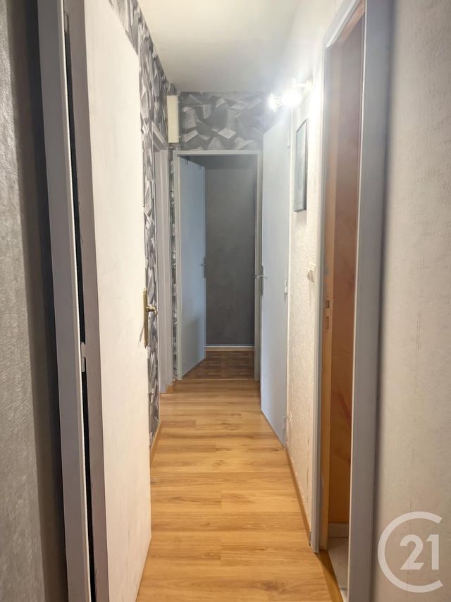 Afficher la photo en grand Appartement F3 à louer - 3 pièces - 59,65 m2 - Reims - 51 - CHAMPAGNE-ARDENNE