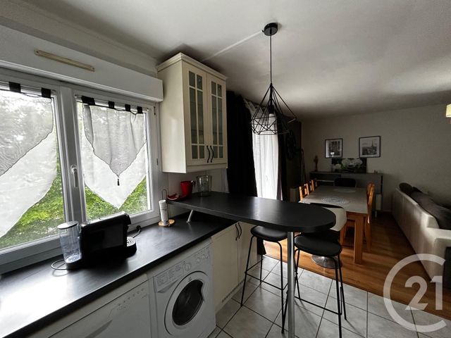 Afficher la photo en grand Appartement F3 à louer - 3 pièces - 59,65 m2 - Reims - 51 - CHAMPAGNE-ARDENNE