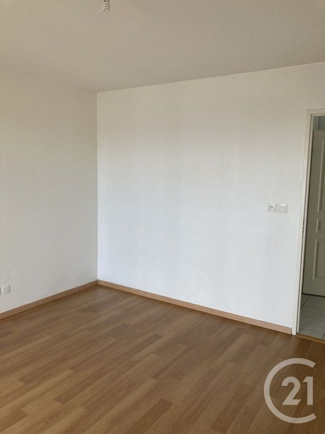 Afficher la photo en grand Appartement F3 à louer - 3 pièces - 59,52 m2 - Reims - 51 - CHAMPAGNE-ARDENNE