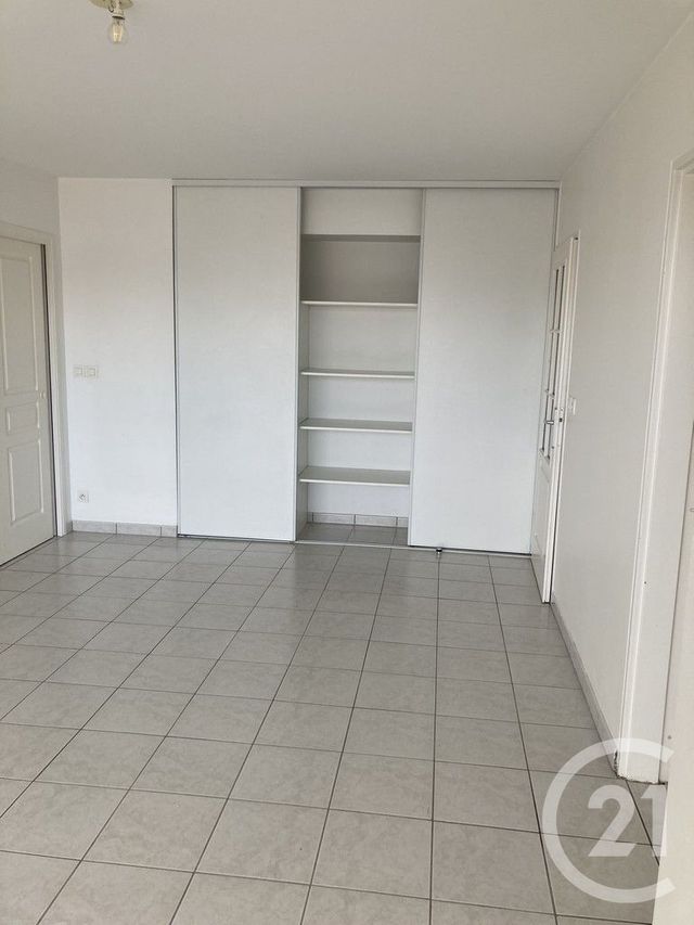 Afficher la photo en grand Appartement F3 à louer - 3 pièces - 59,52 m2 - Reims - 51 - CHAMPAGNE-ARDENNE