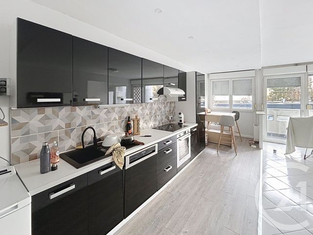 Appartement T3 &agrave; louer - 3 pi&egrave;ces - 79 m2 - Reims - 51 - CHAMPAGNE-ARDENNE