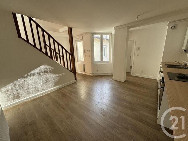 Appartement F2 à louer - 2 pièces - 62,70 m2 - Reims - 51 - CHAMPAGNE-ARDENNE