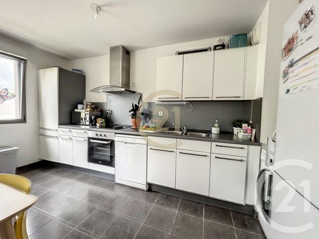 Appartement T3 à louer - 3 pièces - 66,56 m2 - Reims - 51 - CHAMPAGNE-ARDENNE