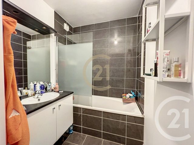 Appartement T3 à louer - 3 pièces - 66,56 m2 - Reims - 51 - CHAMPAGNE-ARDENNE