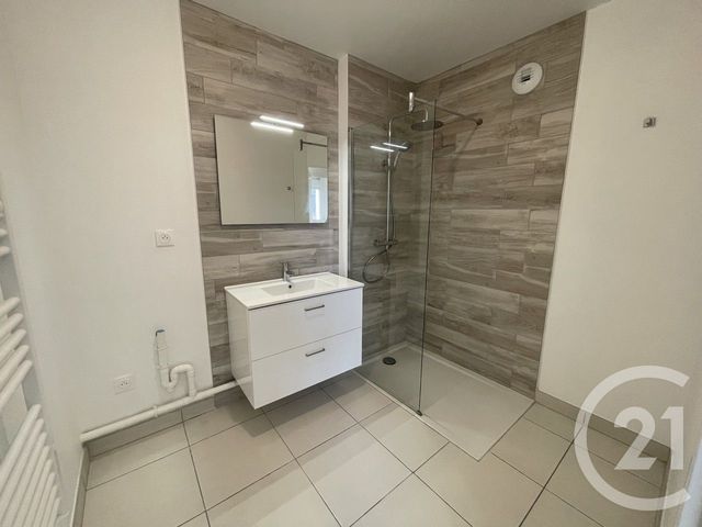 Appartement T3 à louer - 3 pièces - 66,60 m2 - Reims - 51 - CHAMPAGNE-ARDENNE