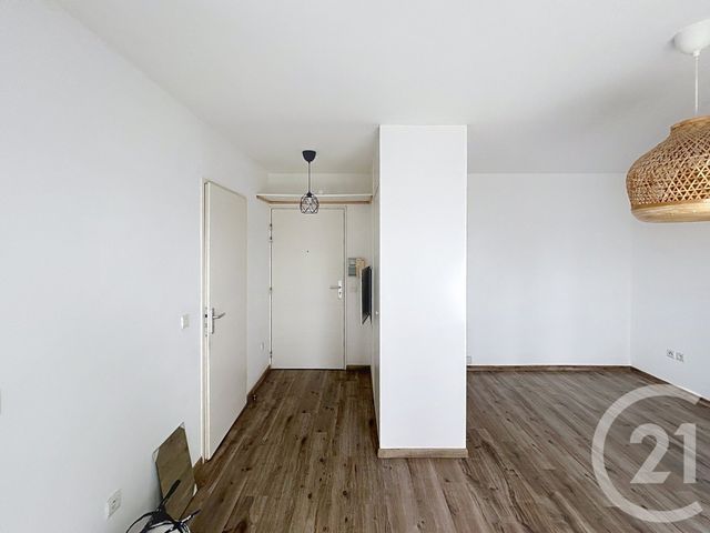 Appartement T2 &agrave; louer - 2 pi&egrave;ces - 41 m2 - Reims - 51 - CHAMPAGNE-ARDENNE