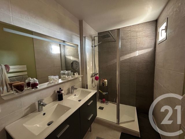 Appartement T3 &agrave; louer - 3 pi&egrave;ces - 76 m2 - Reims - 51 - CHAMPAGNE-ARDENNE