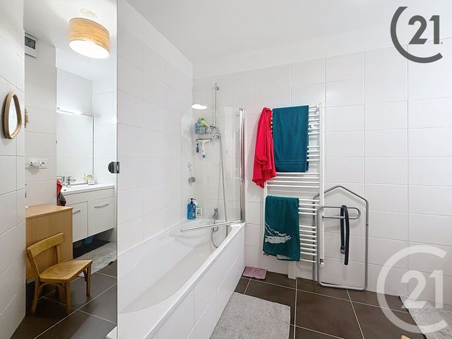 Appartement T3 &agrave; louer - 3 pi&egrave;ces - 74 m2 - Reims - 51 - CHAMPAGNE-ARDENNE