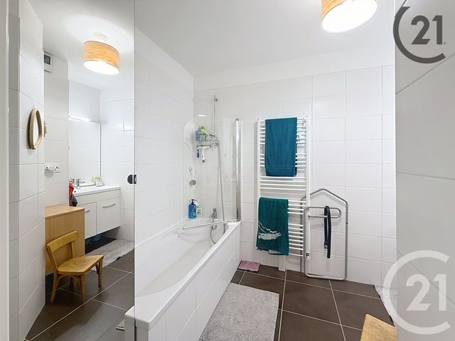 Appartement T3 &agrave; louer - 3 pi&egrave;ces - 74 m2 - Reims - 51 - CHAMPAGNE-ARDENNE