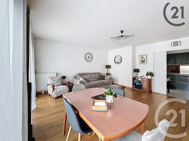 Appartement T3 &agrave; louer - 3 pi&egrave;ces - 74 m2 - Reims - 51 - CHAMPAGNE-ARDENNE