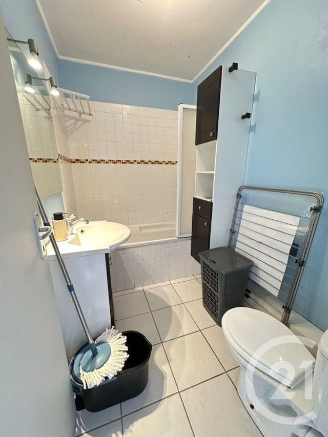 Appartement T2 &agrave; louer - 2 pi&egrave;ces - 44,16 m2 - Reims - 51 - CHAMPAGNE-ARDENNE