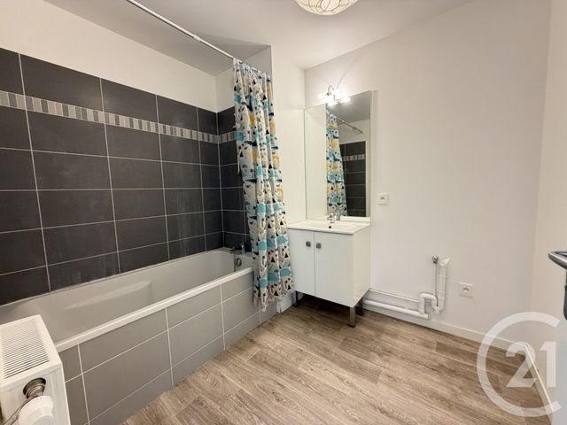 Appartement F3 &agrave; louer - 3 pi&egrave;ces - 61,46 m2 - Reims - 51 - CHAMPAGNE-ARDENNE